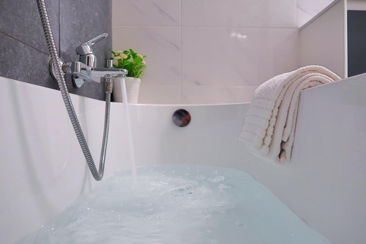 Hotel Adoma Gent Dış mekan fotoğraf